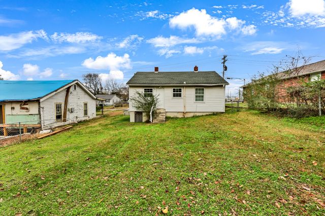 1254 Cedar St, Clarksville, TN 37040