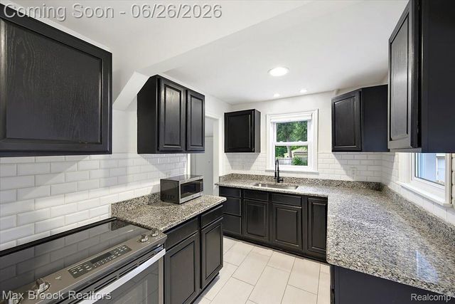 48023 Rex Street, Shelby Charter Township, MI 48317