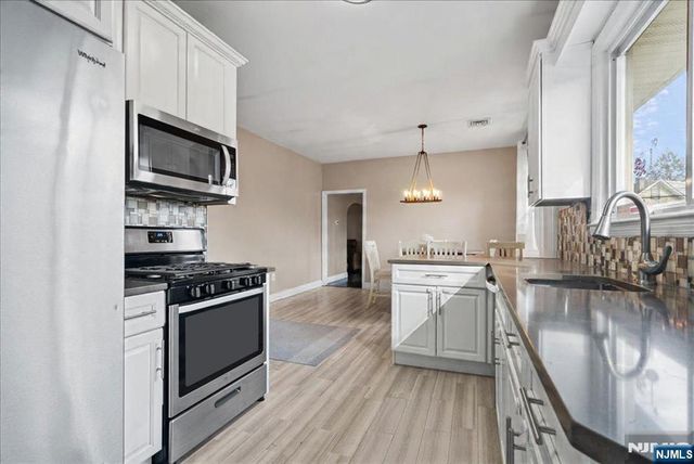 6 Center Street, Pompton Lakes, NJ 07442