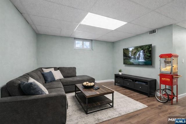 6 Center Street, Pompton Lakes, NJ 07442