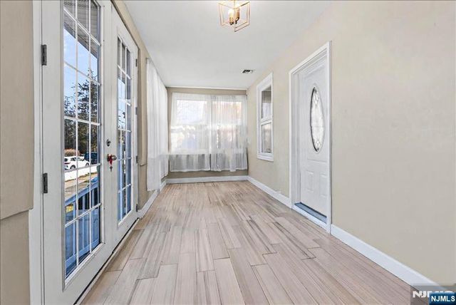 6 Center Street, Pompton Lakes, NJ 07442