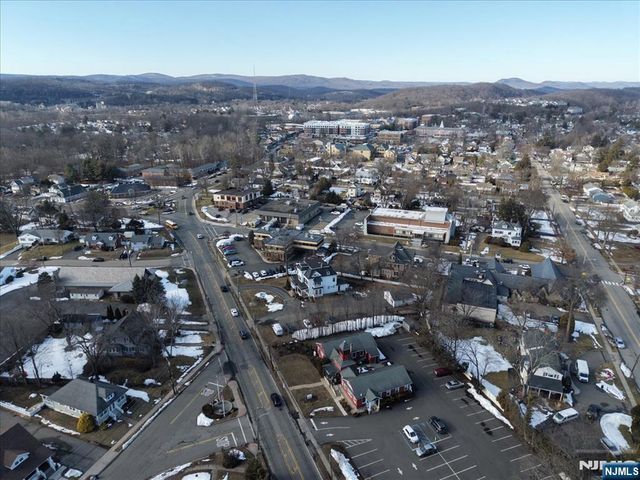 6 Center Street, Pompton Lakes, NJ 07442