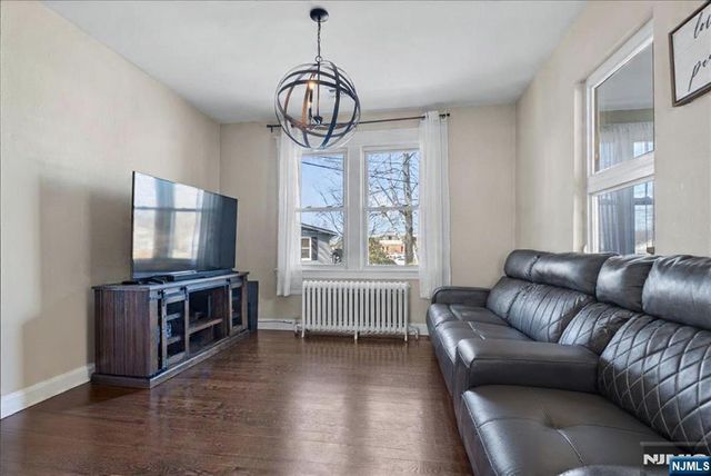 6 Center Street, Pompton Lakes, NJ 07442