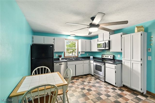 10 Windsor Mews, Rittman, OH 44270