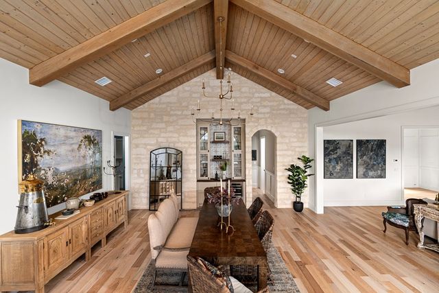 4412 Comanche Trace Dr, Kerrville, TX 78028