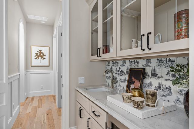 4412 Comanche Trace Dr, Kerrville, TX 78028