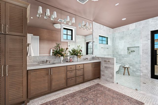 4412 Comanche Trace Dr, Kerrville, TX 78028