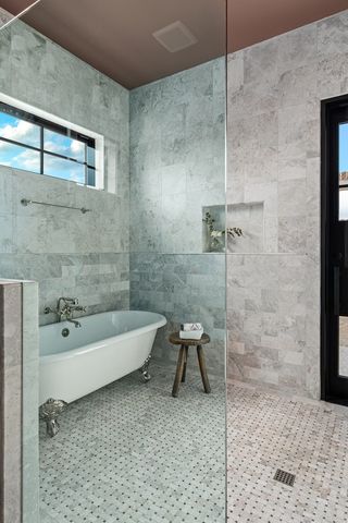 4412 Comanche Trace Dr, Kerrville, TX 78028