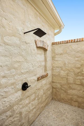 4412 Comanche Trace Dr, Kerrville, TX 78028