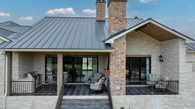 4412 Comanche Trace Dr, Kerrville, TX 78028