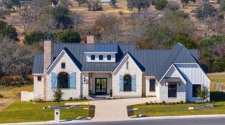 4412 Comanche Trace Dr, Kerrville, TX 78028