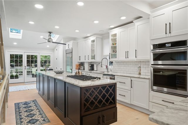 3 Olympia Pl, Squirrel Hill, PA 15217