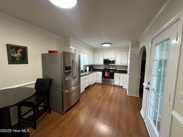 3015 Ellsworth Drive, Greenville, NC 27834