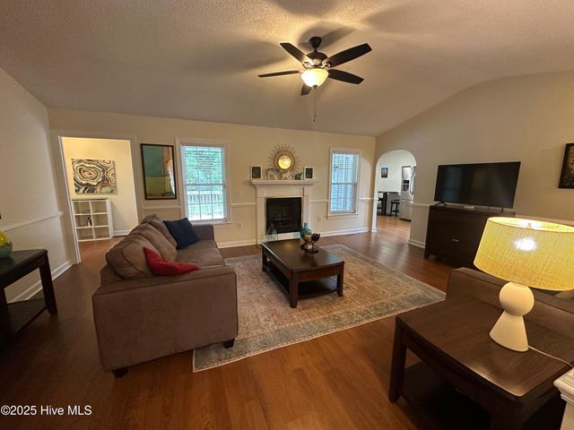 3015 Ellsworth Drive, Greenville, NC 27834