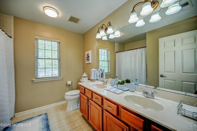 4 Topaz Drive, Jackson, NJ 08527