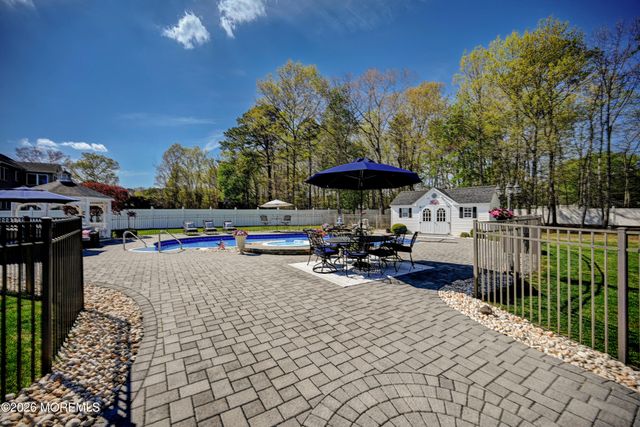 4 Topaz Drive, Jackson, NJ 08527