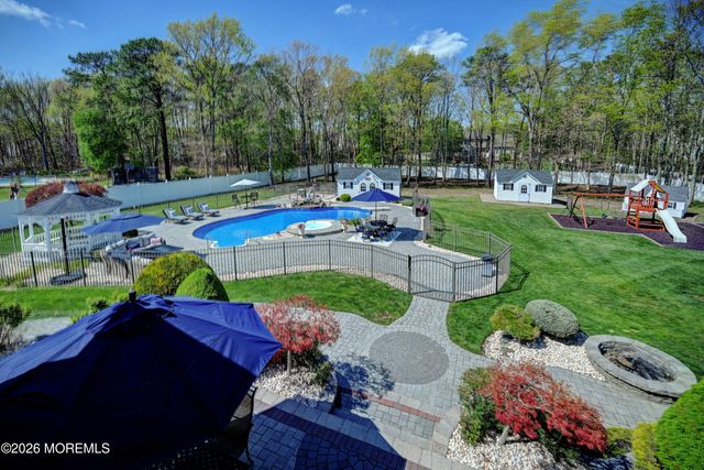 4 Topaz Drive, Jackson, NJ 08527