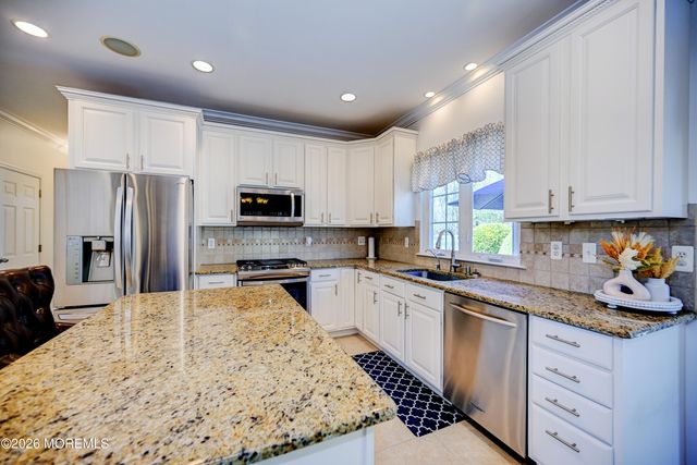 4 Topaz Drive, Jackson, NJ 08527