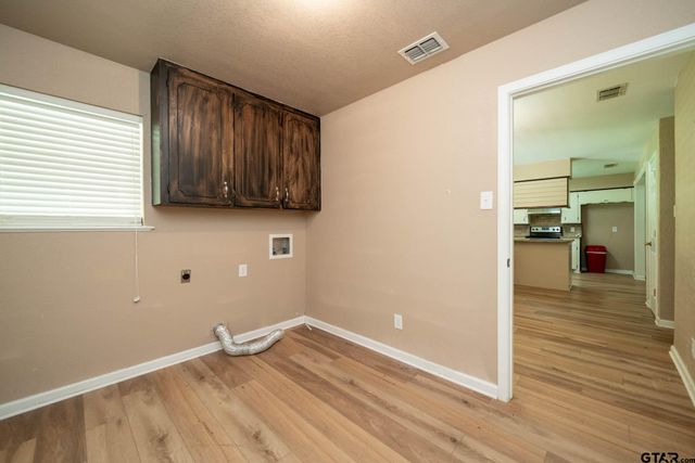 605 Leona, White Oak, TX 75693