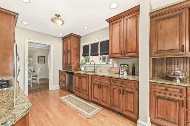 2504 N 90th STREET, Wauwatosa, WI 53226