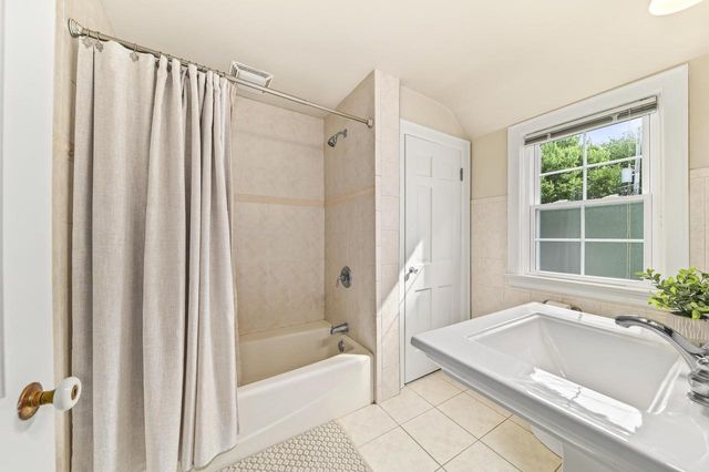 2504 N 90th STREET, Wauwatosa, WI 53226