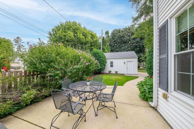 2504 N 90th STREET, Wauwatosa, WI 53226