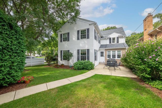 2504 N 90th STREET, Wauwatosa, WI 53226