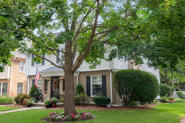 2504 N 90th STREET, Wauwatosa, WI 53226