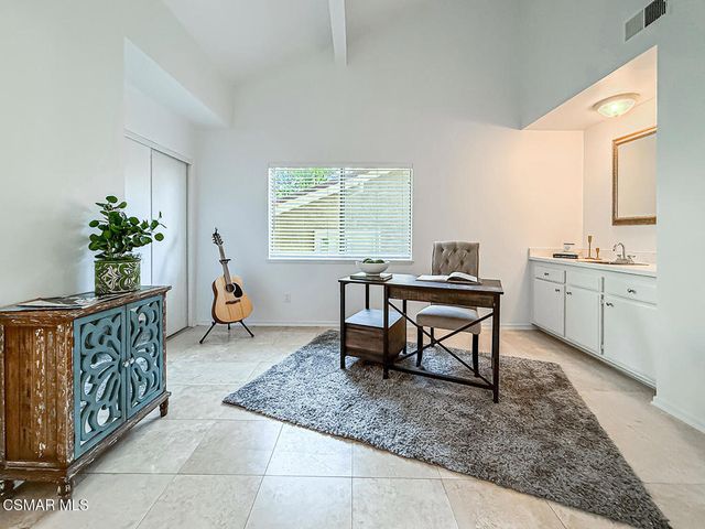 599 Calle De Las Ovejas, Oak Park, CA 91377