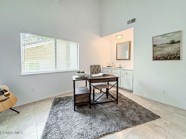 599 Calle De Las Ovejas, Oak Park, CA 91377