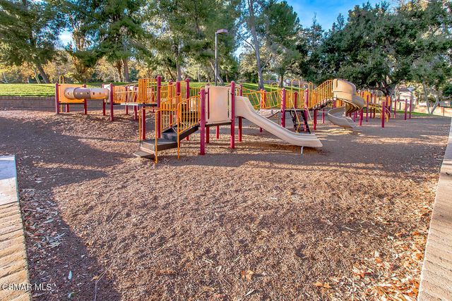 599 Calle De Las Ovejas, Oak Park, CA 91377