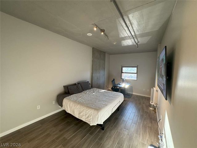 353 East Bonneville Avenue 125, Las Vegas, NV 89101