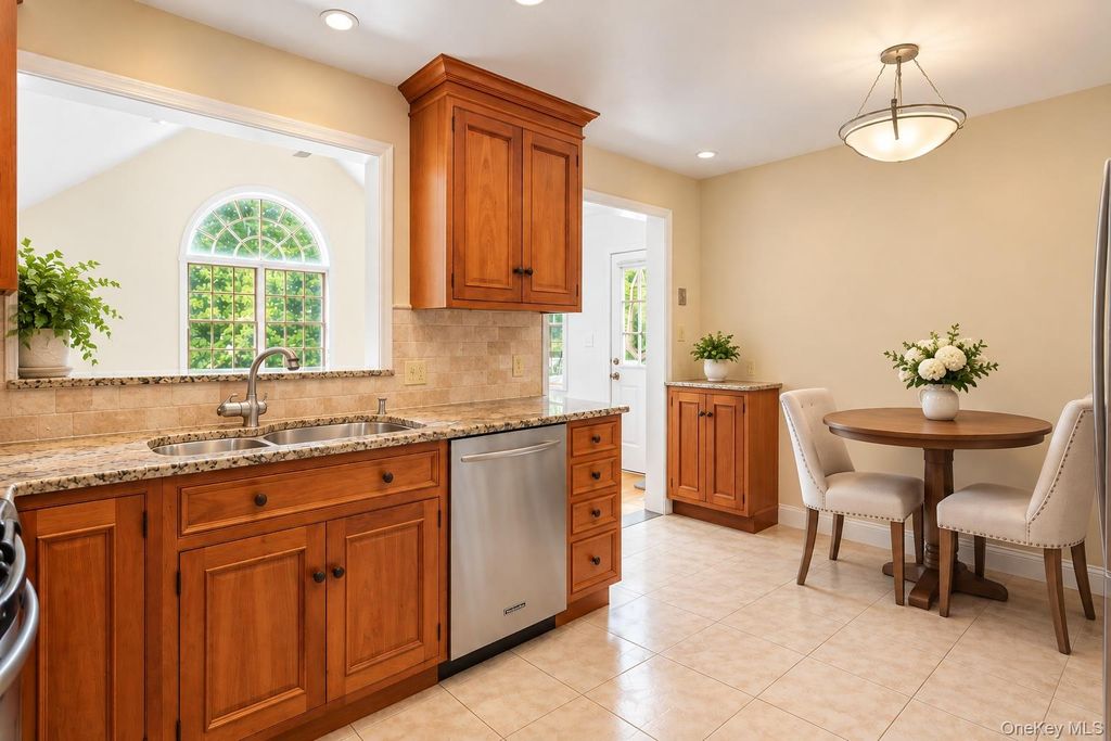18 Maywood Avenue, Rye Brook, NY 10573 — photo 4