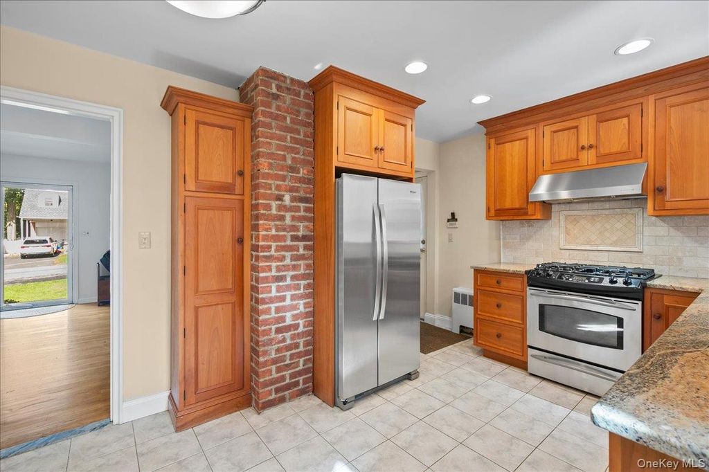 18 Maywood Avenue, Rye Brook, NY 10573 — photo 5