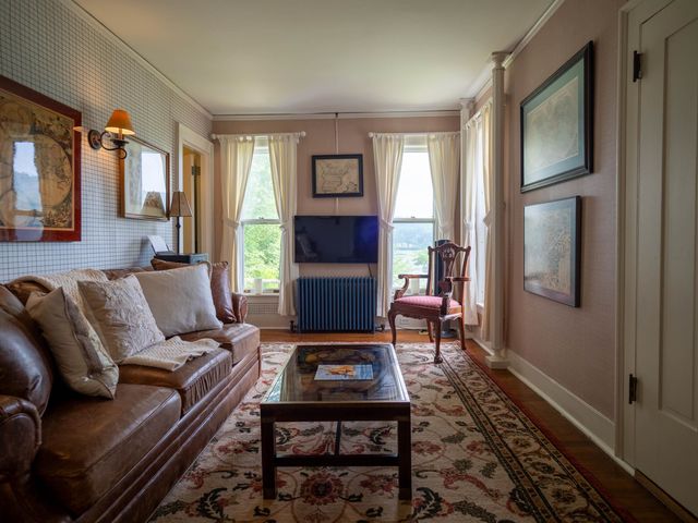 505 Dewey's Mills Road, Hartford, VT 05047