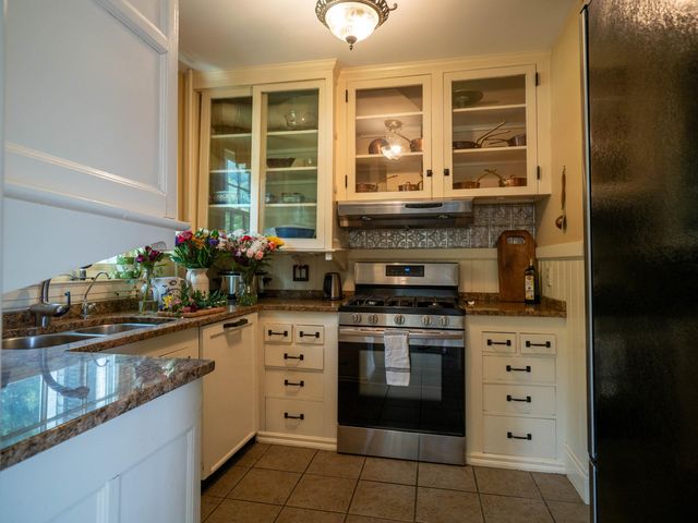 505 Dewey's Mills Road, Hartford, VT 05047