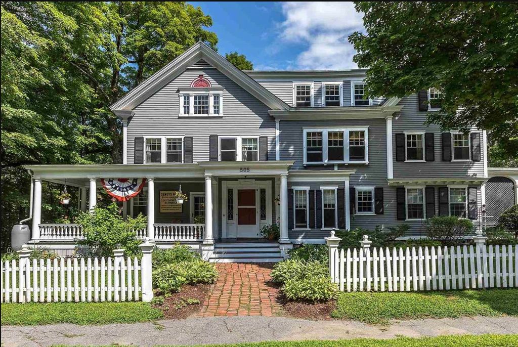 505 Dewey's Mills Road, Hartford, VT 05047