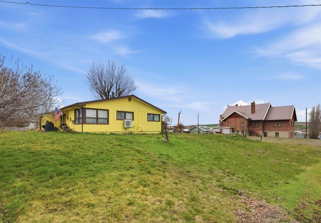 210 S Star St, La Crosse, WA 99143