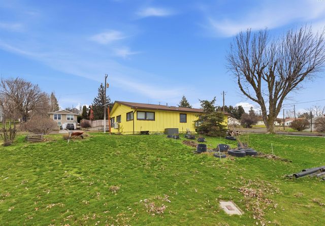 210 S Star St, La Crosse, WA 99143