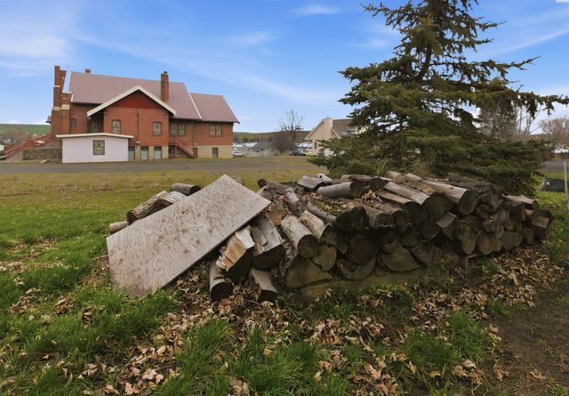 210 S Star St, La Crosse, WA 99143