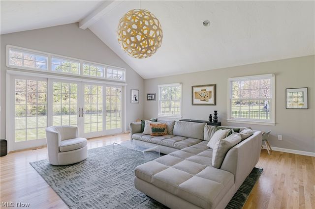 35 Murwood Drive, Moreland Hills, OH 44022