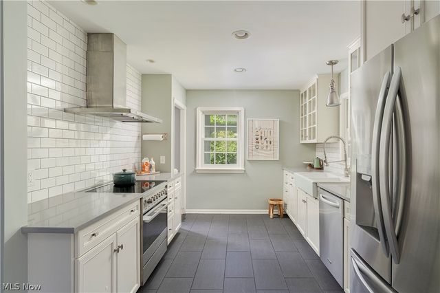 35 Murwood Drive, Moreland Hills, OH 44022