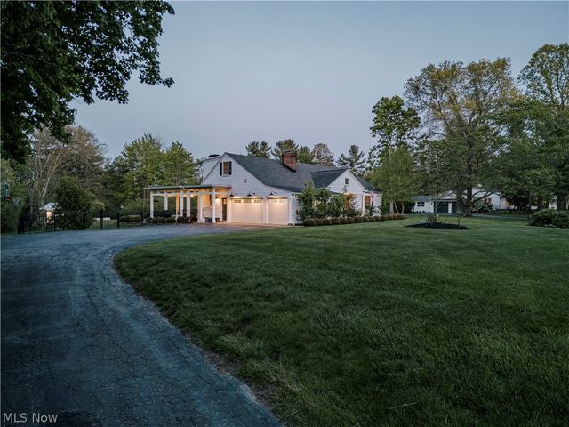 35 Murwood Drive, Moreland Hills, OH 44022