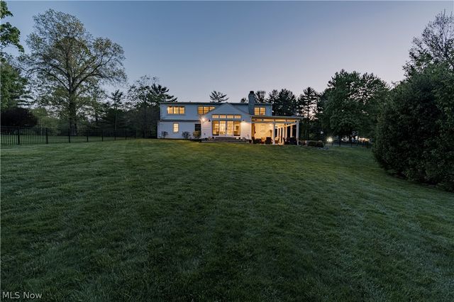 35 Murwood Drive, Moreland Hills, OH 44022
