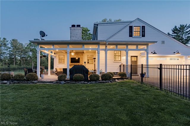 35 Murwood Drive, Moreland Hills, OH 44022