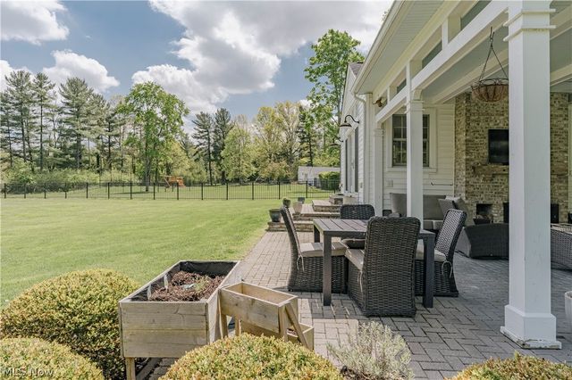 35 Murwood Drive, Moreland Hills, OH 44022
