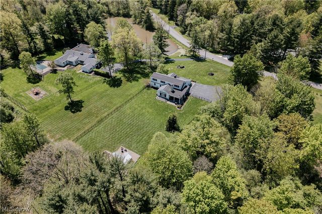 35 Murwood Drive, Moreland Hills, OH 44022