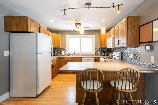 2288 Macarthur Road, Muskegon Twp, MI 49442