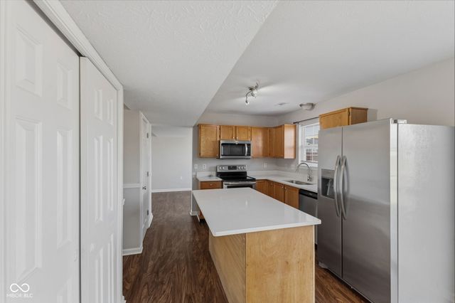 2354 Valley Creek East Lane, Indianapolis, IN 46229