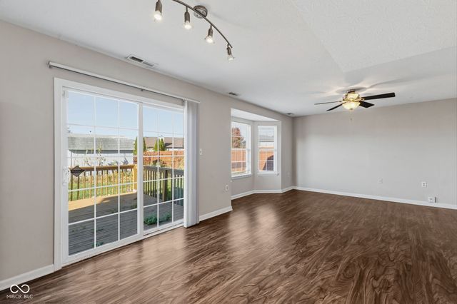 2354 Valley Creek East Lane, Indianapolis, IN 46229